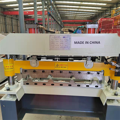 Panel Atap Logam Mesin Roll Forming PLC Control Film 0.3-0.8mm