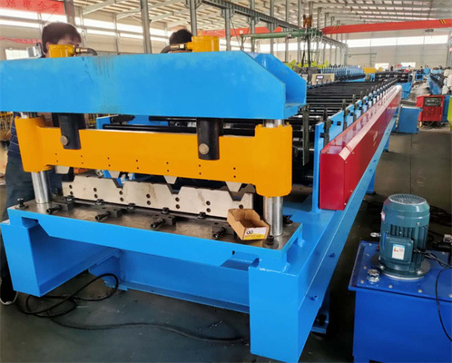 5.5kw Kecepatan Tinggi Rib Metal Panel Roll Forming Machine 15-20m / Min Sepenuhnya Otomatis Untuk Konstruksi Baja