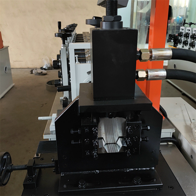 Profil Omega Kecepatan Tinggi Otomatis Drywall Stud dan Track Roll Forming Machine Line