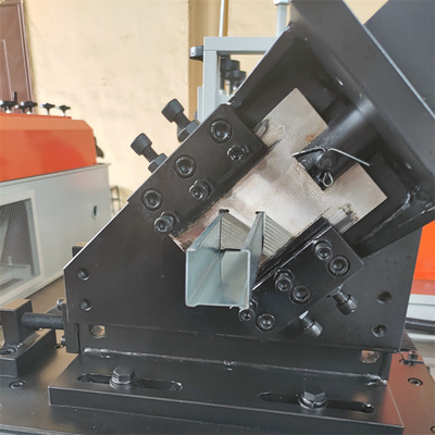 Logam GI C U Bentuk Baja Ringan Keel Stud Dan Track Roll Forming Machine Line