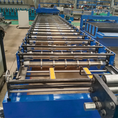Baja Warna Logam Galvanis Trapesium Atap Panel Roll Forming Machine Untuk Panel Dinding
