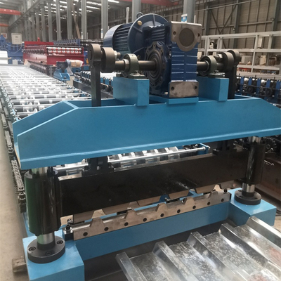 Baja Warna Logam Galvanis 686 Ibr Panel Atap Roll Forming Machine Untuk Bahan Bangunan
