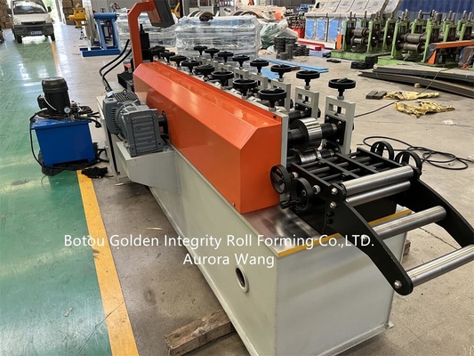 Profil CU Bentuk Mesin Roll Forming Keel 0.3-1.2mm Baja Galvanis