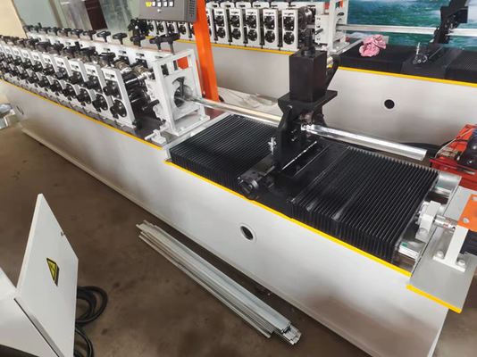 Mesin Roll Forming Omega Portabel Persetujuan ISO9001 CE Dengan Punching