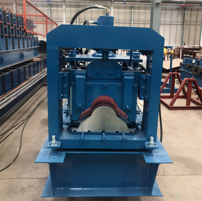 Glazed Roof Ridge Cap Roll Forming Machine Baja Warna Logam Galvanis