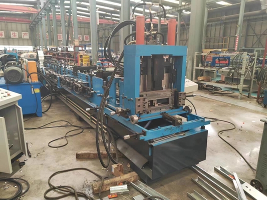 G350 G550 2.4mm Baja Keras Penuh Profil Baja Galvanis C / Z Purlin Roll Forming Machine