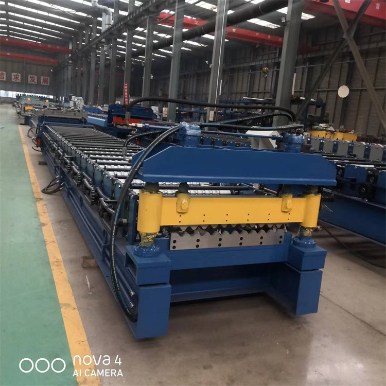 Atap Gelombang Bergelombang Logam Dicat Dilapisi Dan Panel Dinding Mesin Roll Forming Dingin